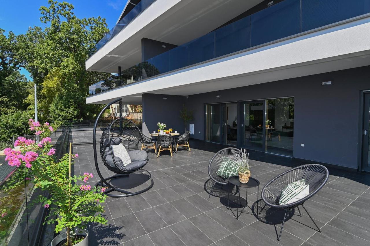 Sea View Deluxe Apartment Риека Экстерьер фото