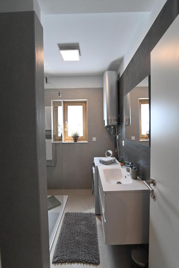 Sea View Deluxe Apartment Риека Экстерьер фото